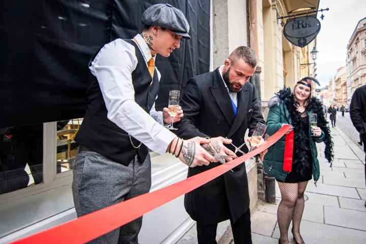 Shelby Barber Shop – slavnostní otevření s Karlosem Véolou a Dominikem Haišmanem