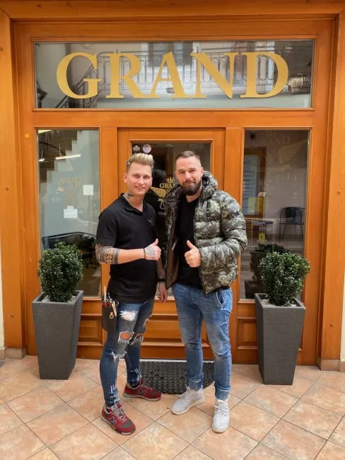 Grand Barber Shop Plzeň – vchod do barbershopu