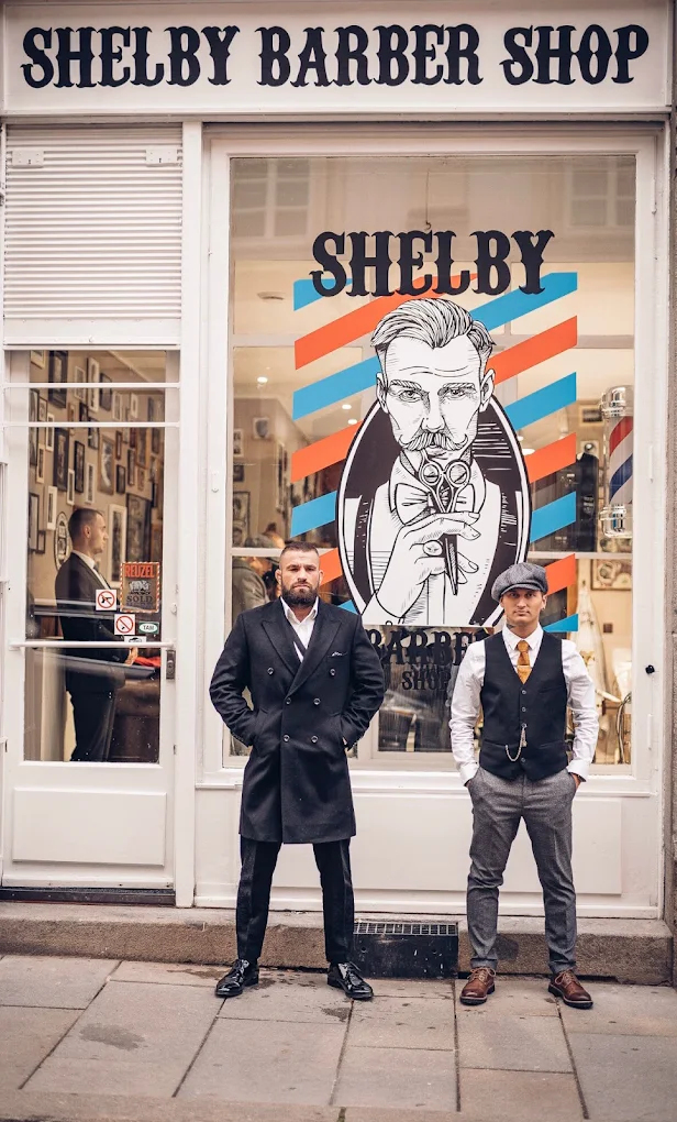 Shelby Barber Shop – Dominik a Vémola